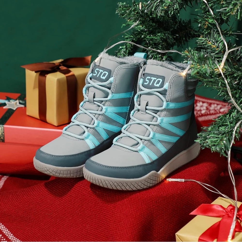 Women’s Gray and Blue Winter Boots